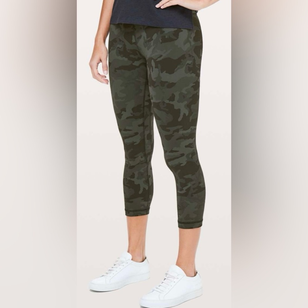 Like New Lululemon Camo Print Crop Leggings size 8